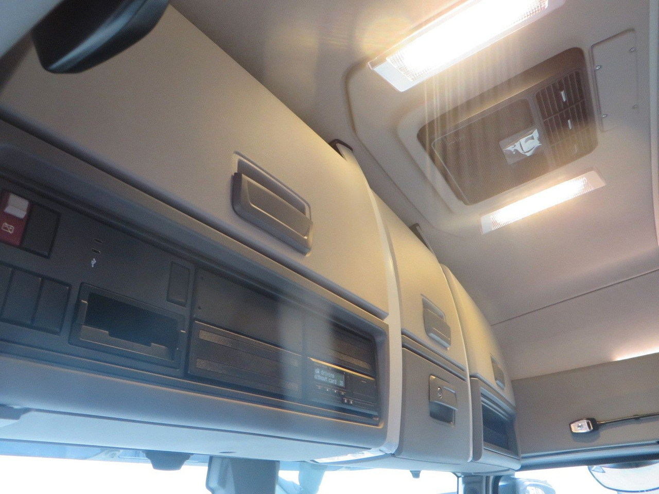 Tractor unit Renault T520 HSC 4x2Tractor ADR: picture 16