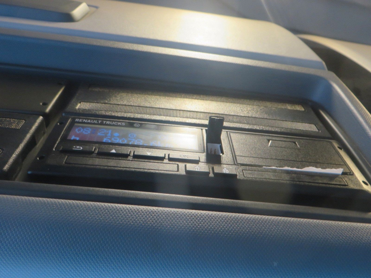 Tractor unit Renault T520 HSC 4x2Tractor ADR: picture 21