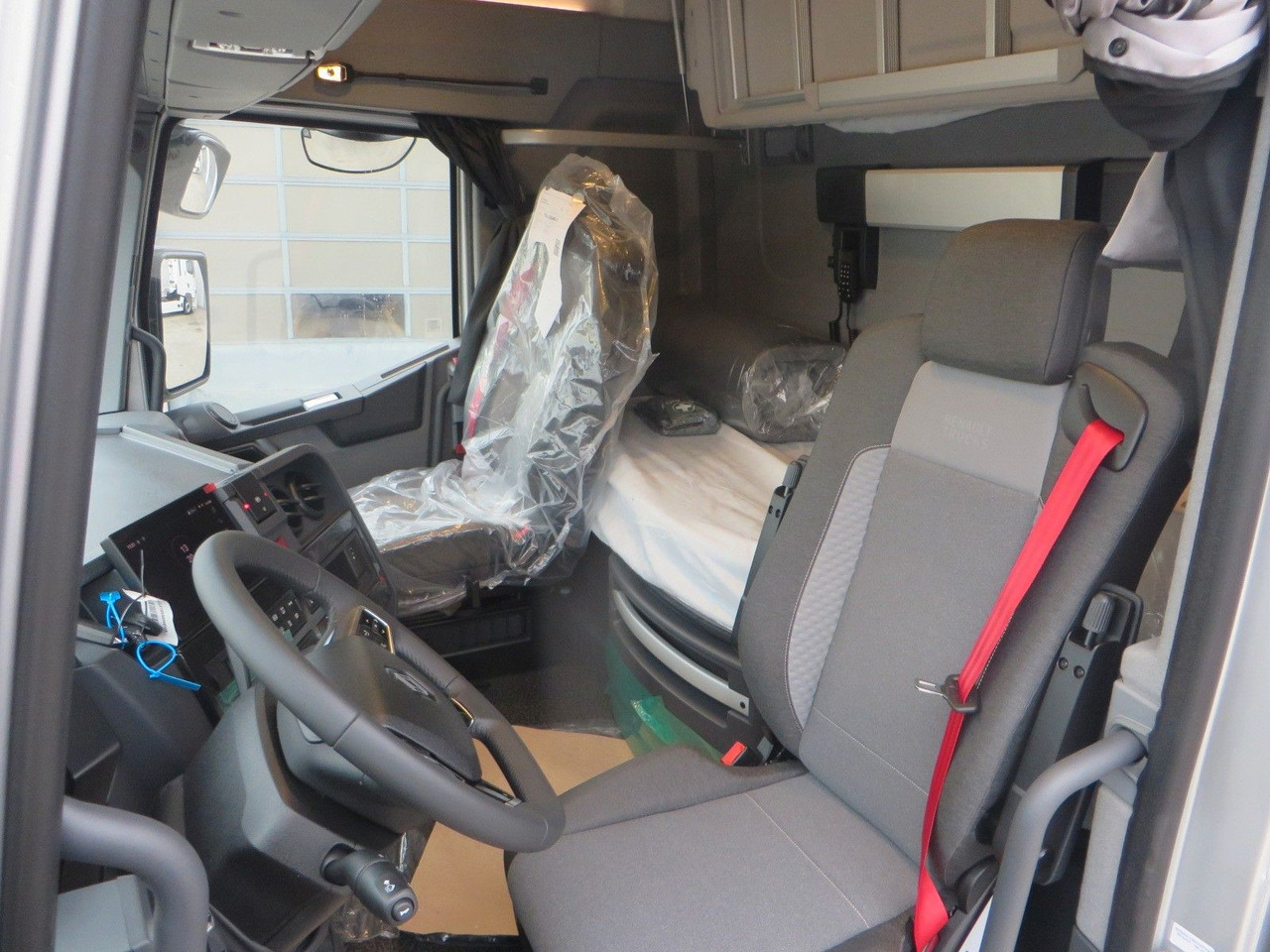 Tractor unit Renault T520 HSC 4x2Tractor ADR: picture 14