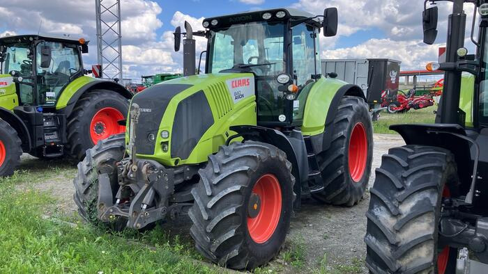 Farm tractor Claas Axion 840: picture 1