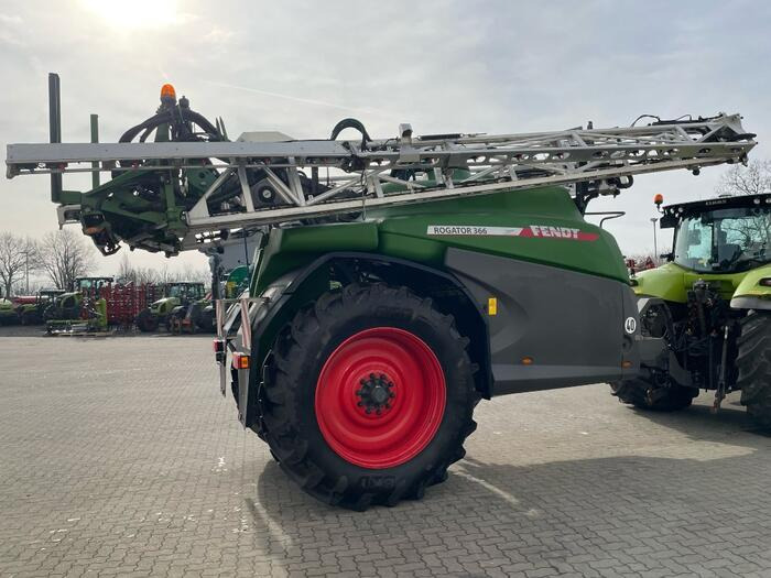 Fendt Rogator 366 - Trailed sprayer: picture 2 Fendt Rogator 366 - Trailed sprayer: picture 2