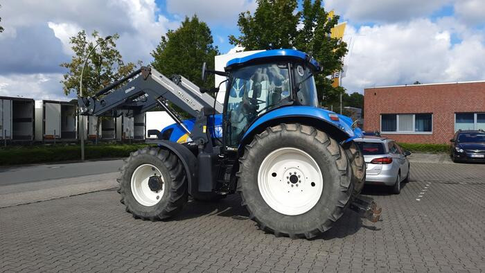 New Holland T6070 - Farm tractor: picture 4 New Holland T6070 - Farm tractor: picture 4