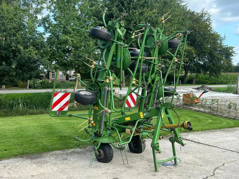 Krone KW 8.82/8 Schudder 8 elements Schudder - Tedder/ Rake: picture 1 Krone KW 8.82/8 Schudder 8 elements Schudder - Tedder/ Rake: picture 1