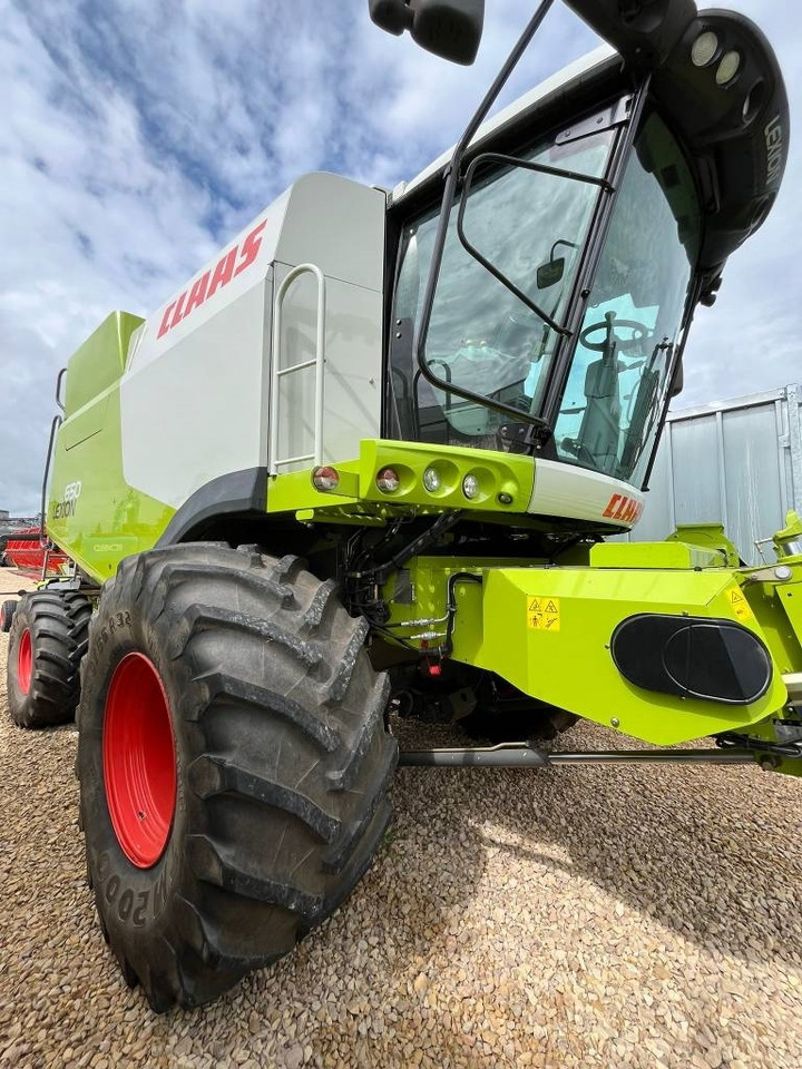 Claas Lexion 650 - Combine harvester: picture 1 Claas Lexion 650 - Combine harvester: picture 1