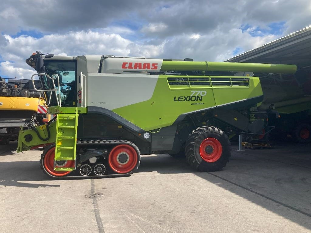 Claas Lexion 770 TT - Combine harvester: picture 1 Claas Lexion 770 TT - Combine harvester: picture 1