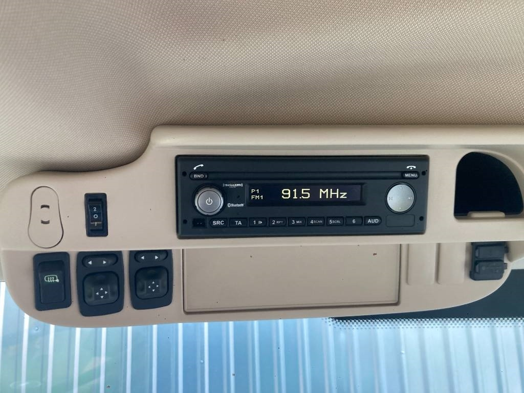 Farm tractor John Deere 6250 R: picture 12