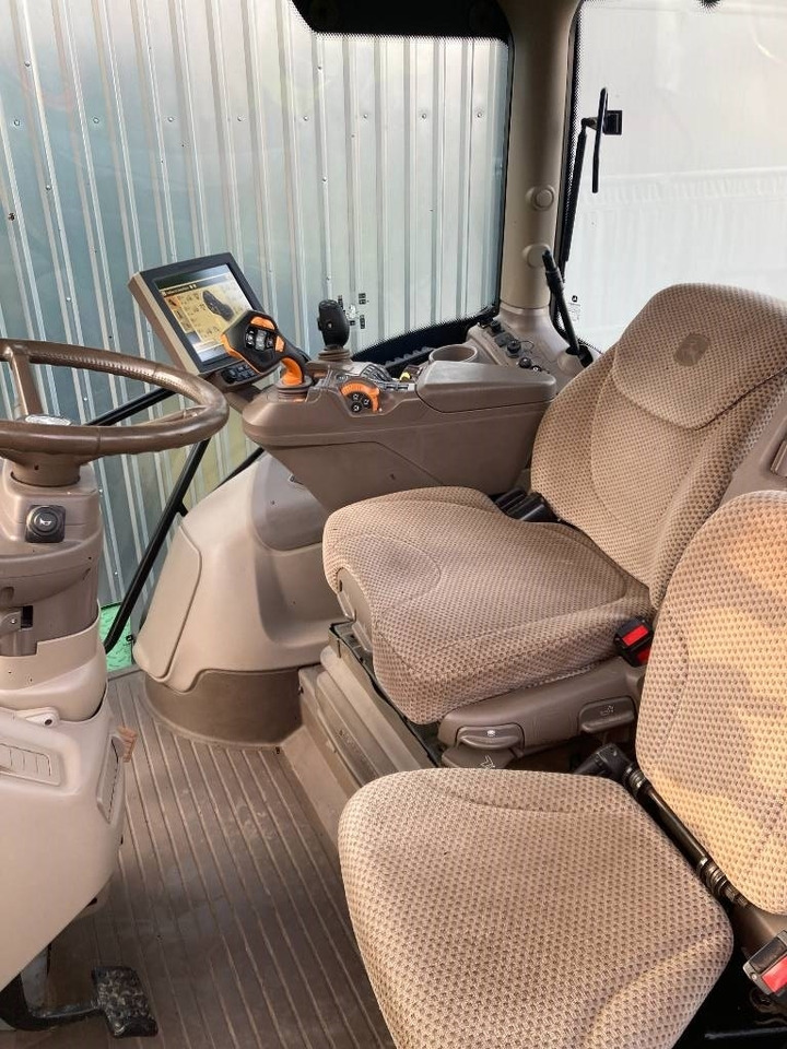 Farm tractor John Deere 6250 R: picture 9