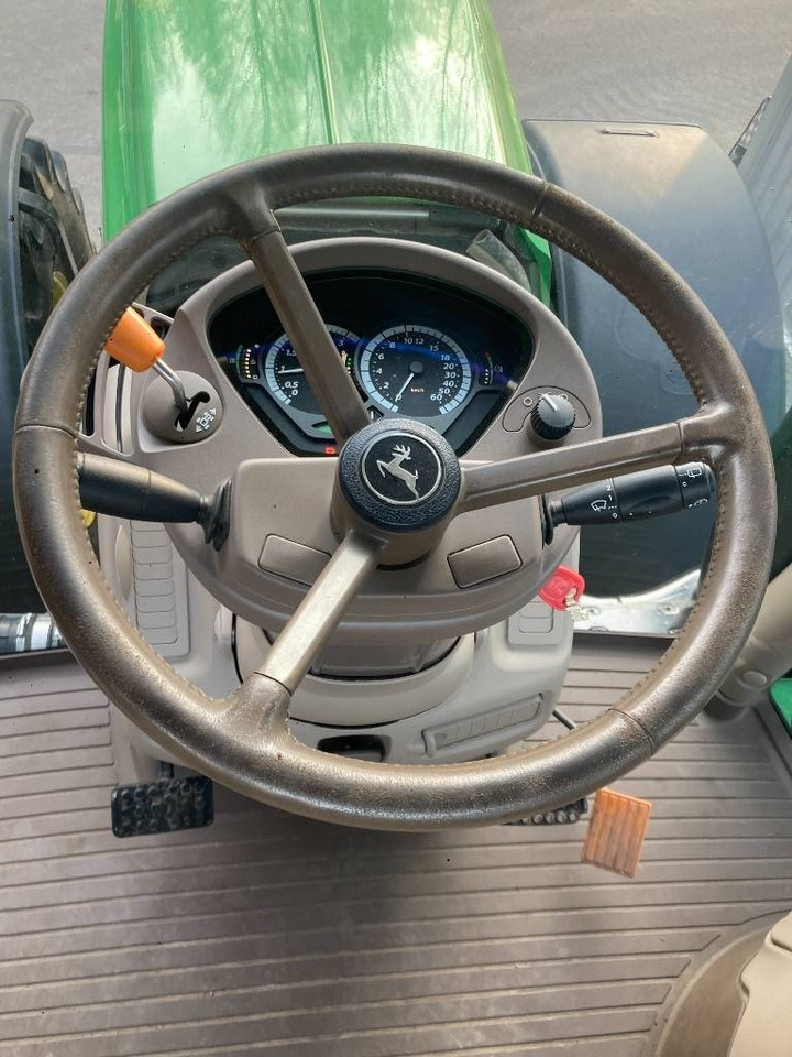 Farm tractor John Deere 6250 R: picture 11