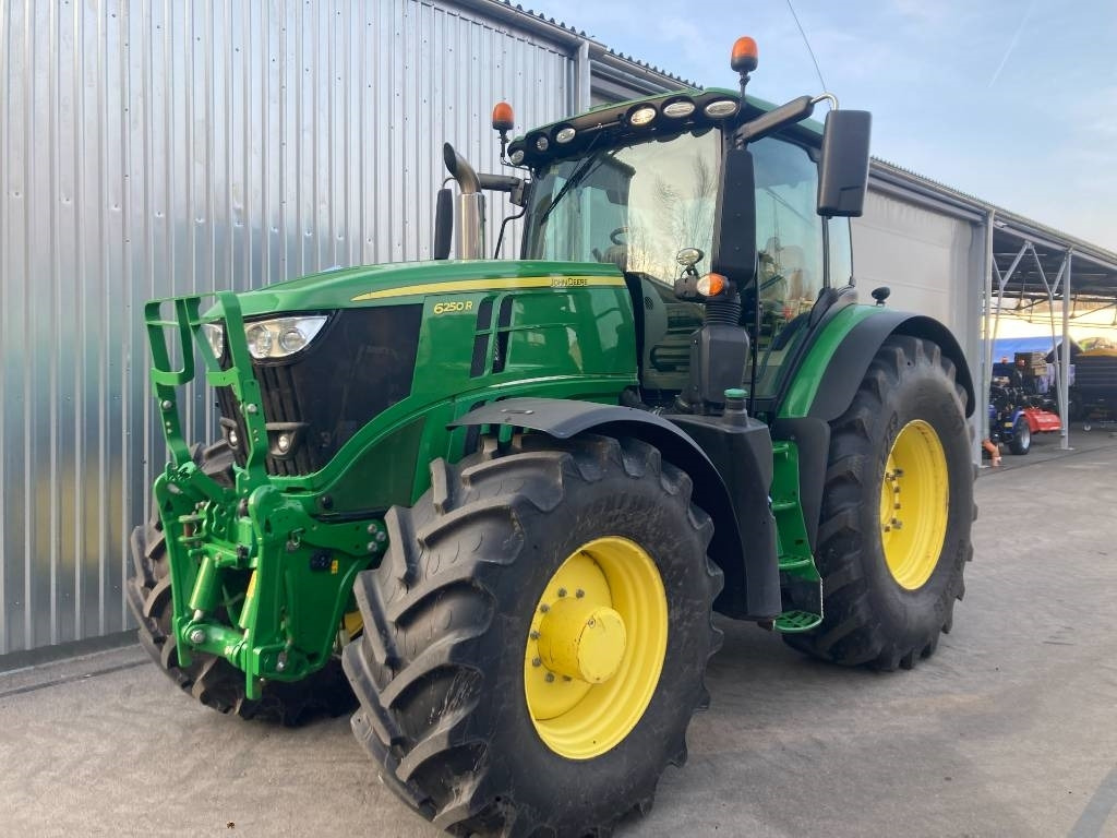 John Deere 6250 R - Farm tractor: picture 1 John Deere 6250 R - Farm tractor: picture 1