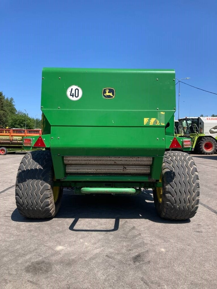 John Deere F441R - Round baler: picture 4 John Deere F441R - Round baler: picture 4