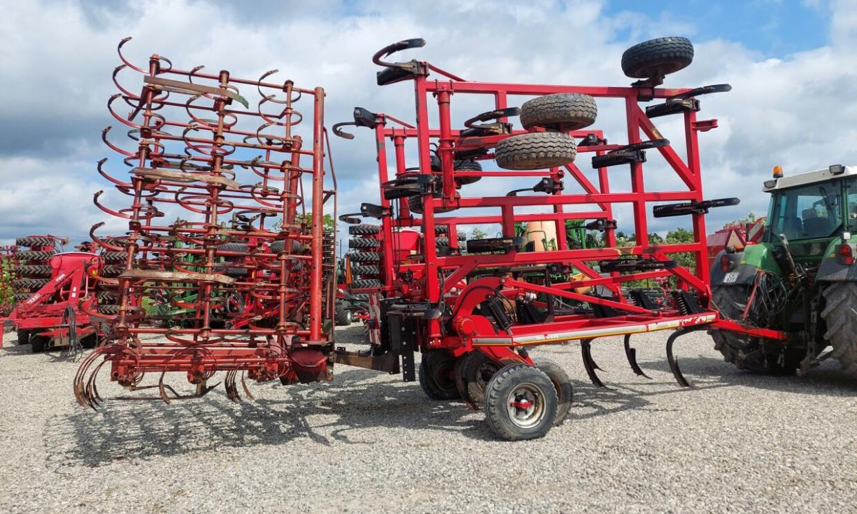 Horsch TERRANO 8 FG + Kverneland C - Harrow: picture 2 Horsch TERRANO 8 FG + Kverneland C - Harrow: picture 2