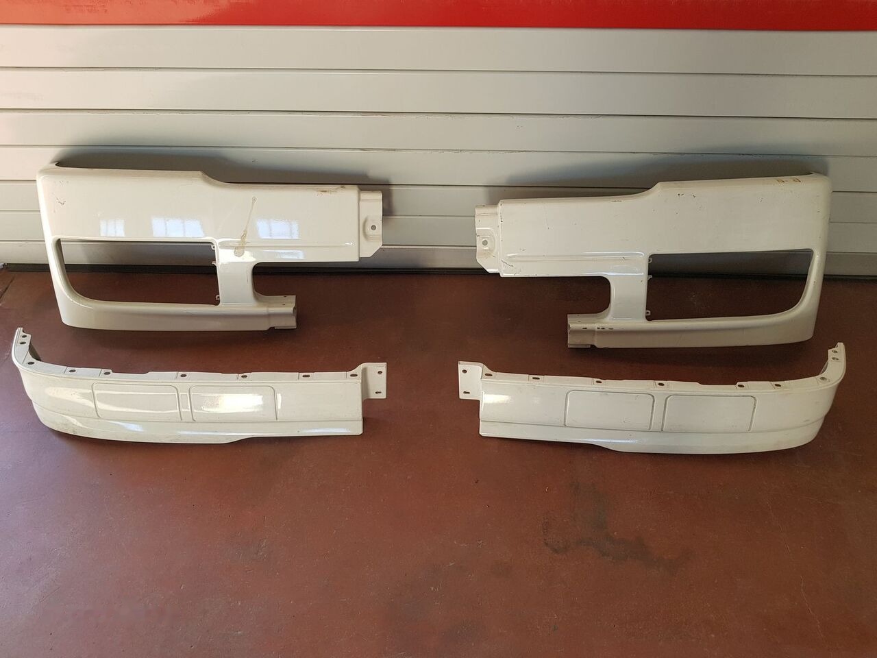 Mercedes-Benz A 940 880 04 70 Mercedes-Benz ATEGO truck - Bumper for Truck: picture 2 Mercedes-Benz A 940 880 04 70 Mercedes-Benz ATEGO truck - Bumper for Truck: picture 2