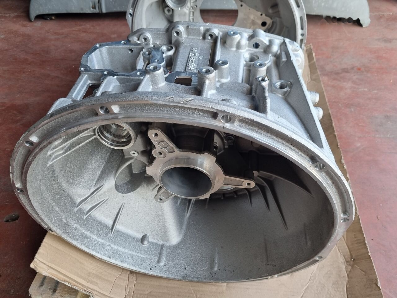 Mercedes-Benz TRANSMISSION HOUSING   Mercedes-Benz ACTROS MP4 EURO 6 - Gearbox for Truck: picture 1 Mercedes-Benz TRANSMISSION HOUSING   Mercedes-Benz ACTROS MP4 EURO 6 - Gearbox for Truck: picture 1