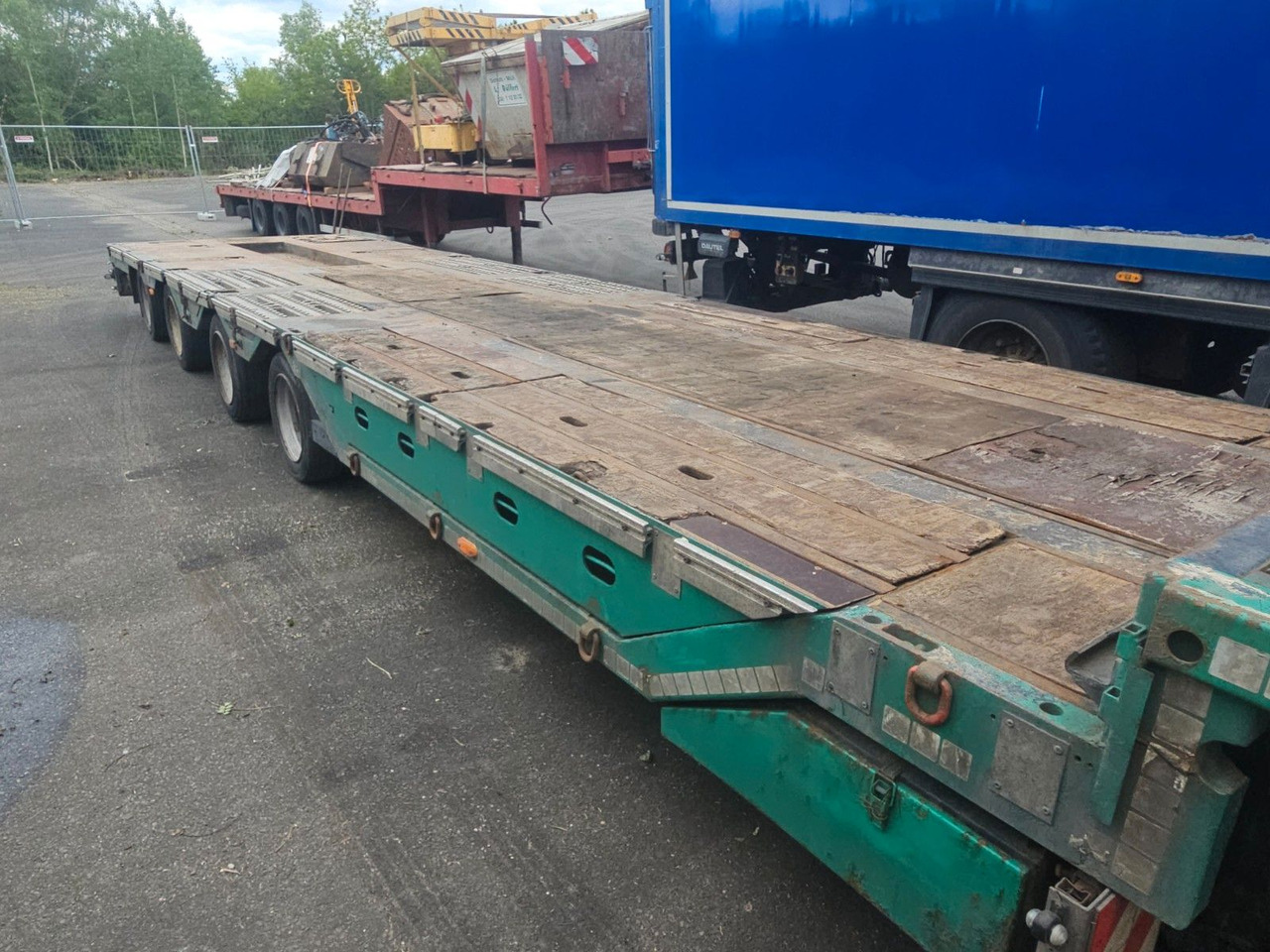 Meusburger MPG-4 Tieflader mit Radmulden 39.5t - Low loader semi-trailer: picture 4 Meusburger MPG-4 Tieflader mit Radmulden 39.5t - Low loader semi-trailer: picture 4