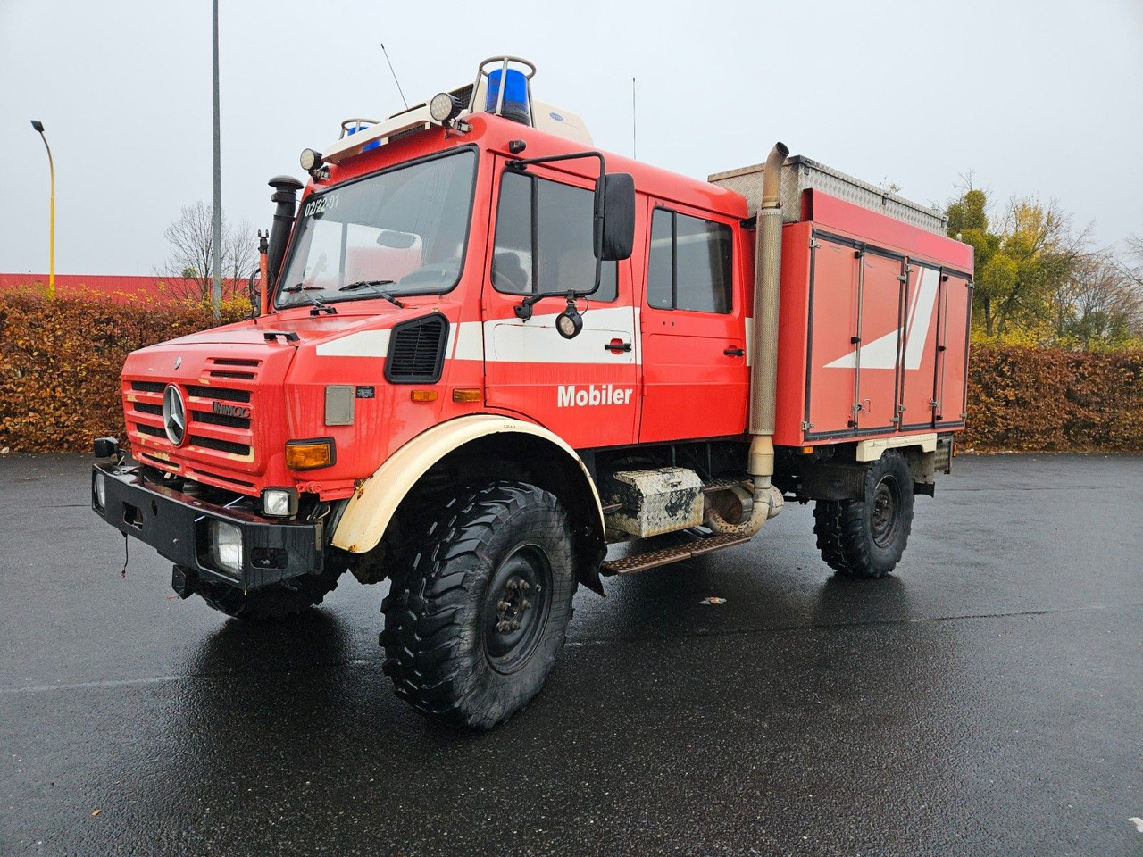 Unimog U4000 4x4 DOKA Tanklöschfahrzeug Feuerwehr - Tanker truck: picture 2 Unimog U4000 4x4 DOKA Tanklöschfahrzeug Feuerwehr - Tanker truck: picture 2