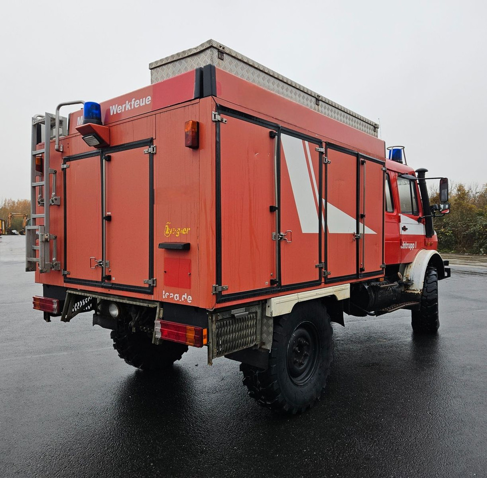 Unimog U4000 4x4 DOKA Tanklöschfahrzeug Feuerwehr - Tanker truck: picture 4 Unimog U4000 4x4 DOKA Tanklöschfahrzeug Feuerwehr - Tanker truck: picture 4