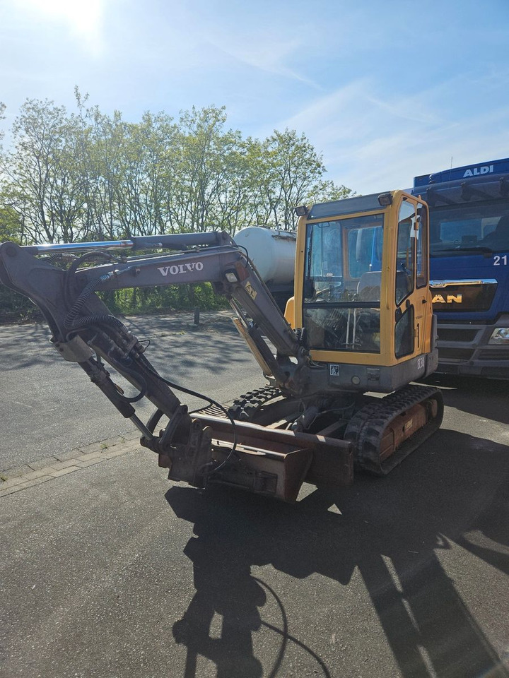 Volvo EC30 - Mini excavator: picture 1 Volvo EC30 - Mini excavator: picture 1