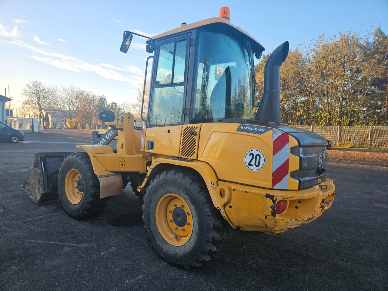 Volvo L30G Radlader mit Klappschaufel - Wheel loader: picture 4 Volvo L30G Radlader mit Klappschaufel - Wheel loader: picture 4