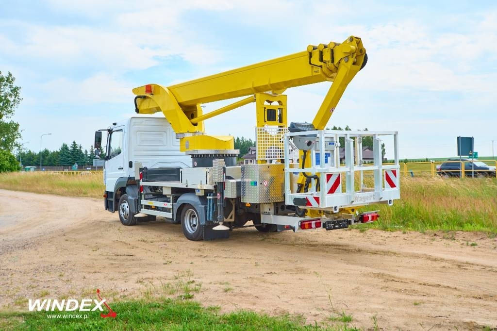 Palfinger P 300 KS - Truck mounted aerial platform: picture 5 Palfinger P 300 KS - Truck mounted aerial platform: picture 5