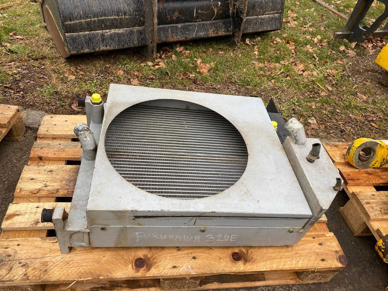 Cooling system for Construction machinery Furukawa 320 E: picture 6