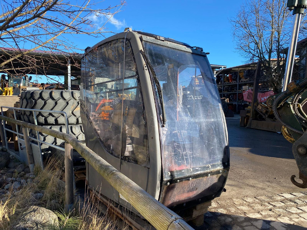 Hitachi ZX 225 - Cab for Construction machinery: picture 4 Hitachi ZX 225 - Cab for Construction machinery: picture 4