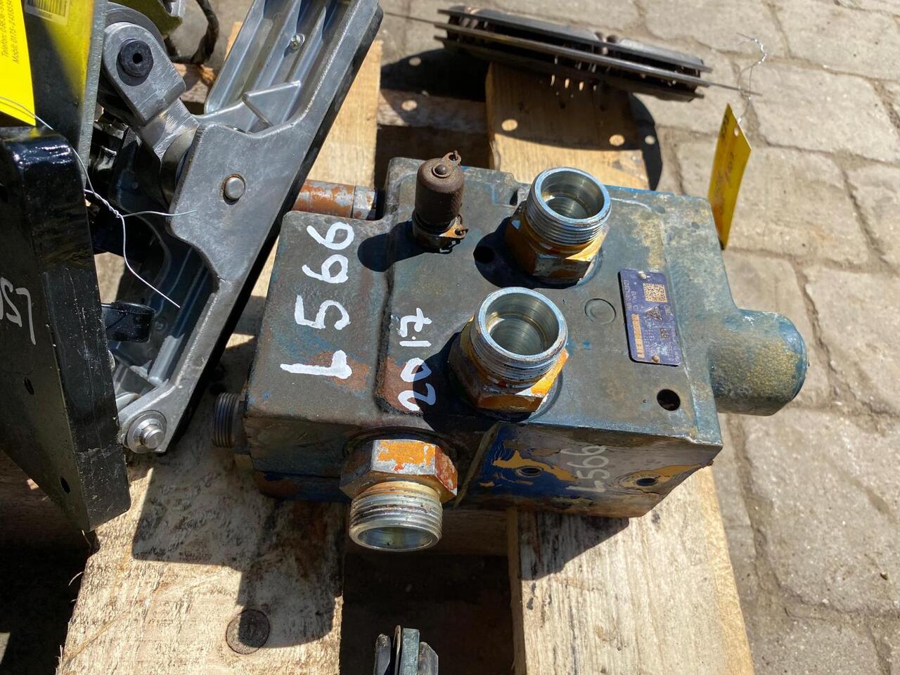 Hydraulic valve for Construction machinery Liebherr L 566: picture 8
