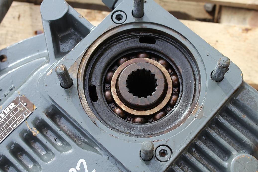 Liebherr PVG 250 aus LR 622 - Hydraulic pump for Construction machinery: picture 5 Liebherr PVG 250 aus LR 622 - Hydraulic pump for Construction machinery: picture 5