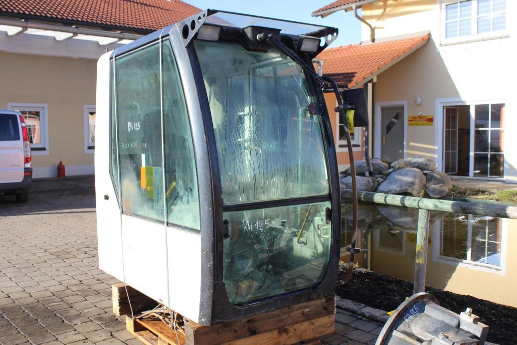 O&K RH 12,5 - Cab for Crawler excavator: picture 1 O&K RH 12,5 - Cab for Crawler excavator: picture 1