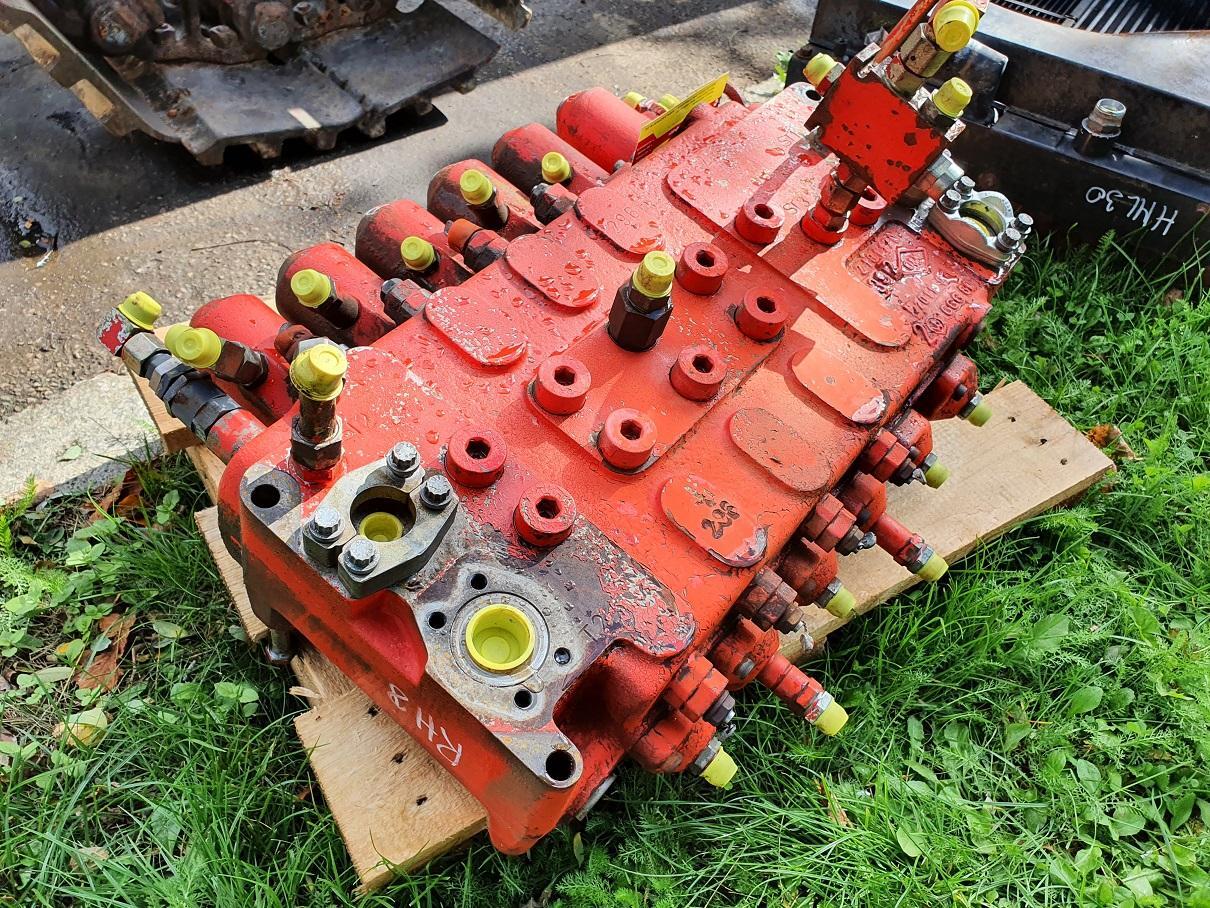 O&K RH 8 - Hydraulic valve for Construction machinery: picture 3 O&K RH 8 - Hydraulic valve for Construction machinery: picture 3
