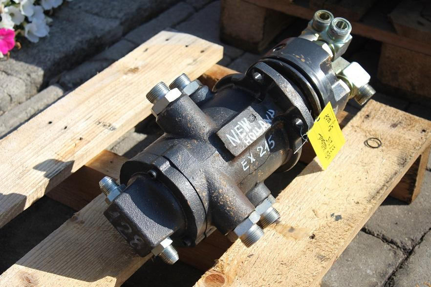 Holland E 215 - Spare parts for Excavator: picture 5 Holland E 215 - Spare parts for Excavator: picture 5
