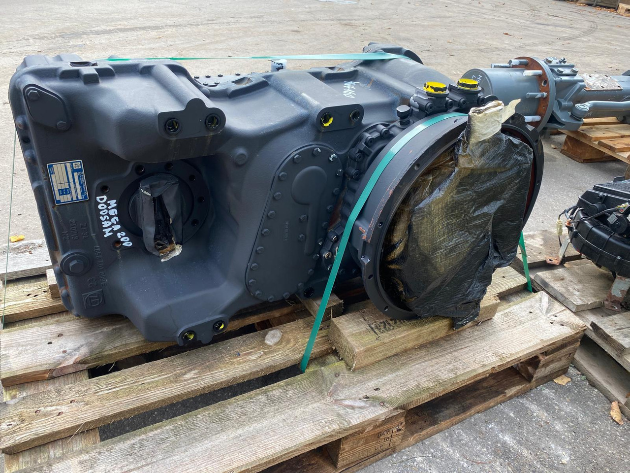 ZF 4 WG 160 - Gearbox for Construction machinery: picture 1 ZF 4 WG 160 - Gearbox for Construction machinery: picture 1