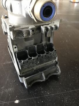 Knorr-Bremse 21114974 Volvo FH FM truck - Brake valve for Truck: picture 4 Knorr-Bremse 21114974 Volvo FH FM truck - Brake valve for Truck: picture 4