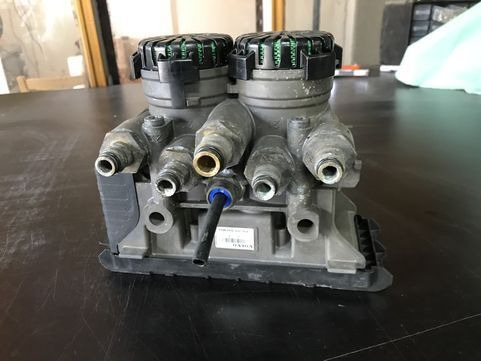Knorr-Bremse oryginał demontaż 21114975 Volvo FH4 truck - Brake valve for Truck: picture 1 Knorr-Bremse oryginał demontaż 21114975 Volvo FH4 truck - Brake valve for Truck: picture 1
