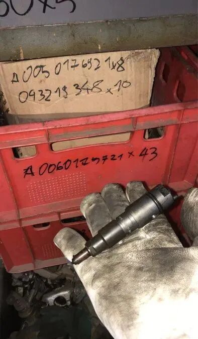 Mercedes-Benz Actros MP2 MP3 Delphi A0050176921 Mercedes-Benz truck - Injector for Truck: picture 1 Mercedes-Benz Actros MP2 MP3 Delphi A0050176921 Mercedes-Benz truck - Injector for Truck: picture 1
