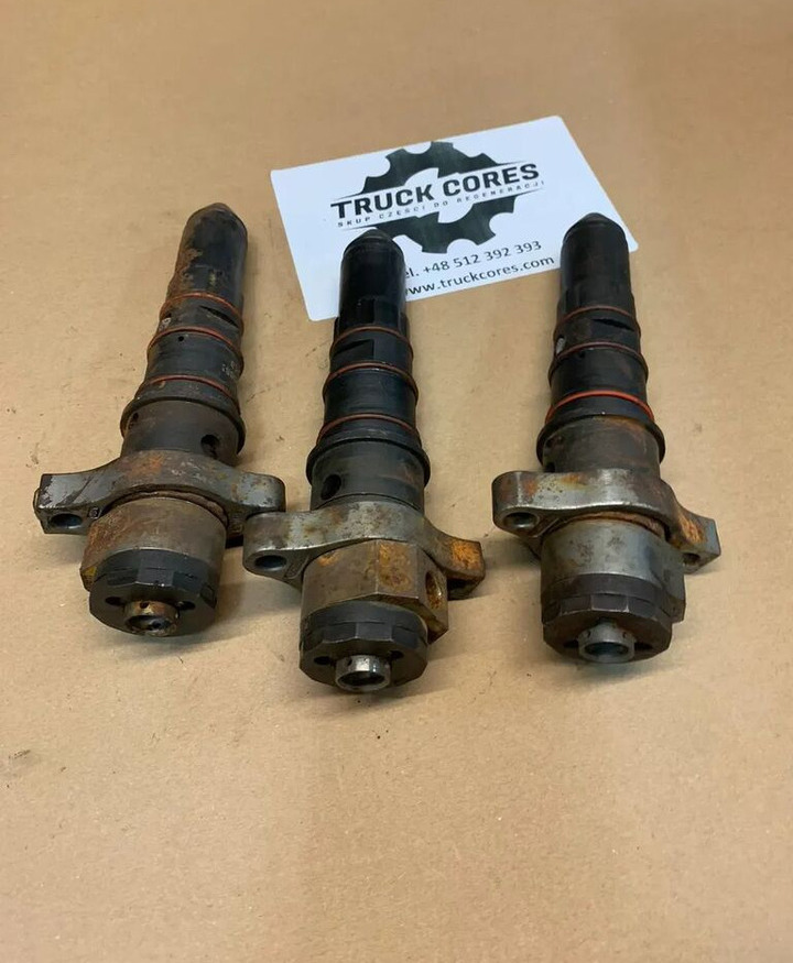 Paliwa Cummins STC 3076130 KTA19 3076130 - Injector for Truck: picture 1 Paliwa Cummins STC 3076130 KTA19 3076130 - Injector for Truck: picture 1