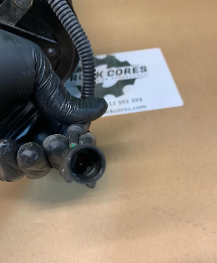 Sanden Model 8144 R134A 24V SD7H15 - AC compressor for Truck: picture 4 Sanden Model 8144 R134A 24V SD7H15 - AC compressor for Truck: picture 4