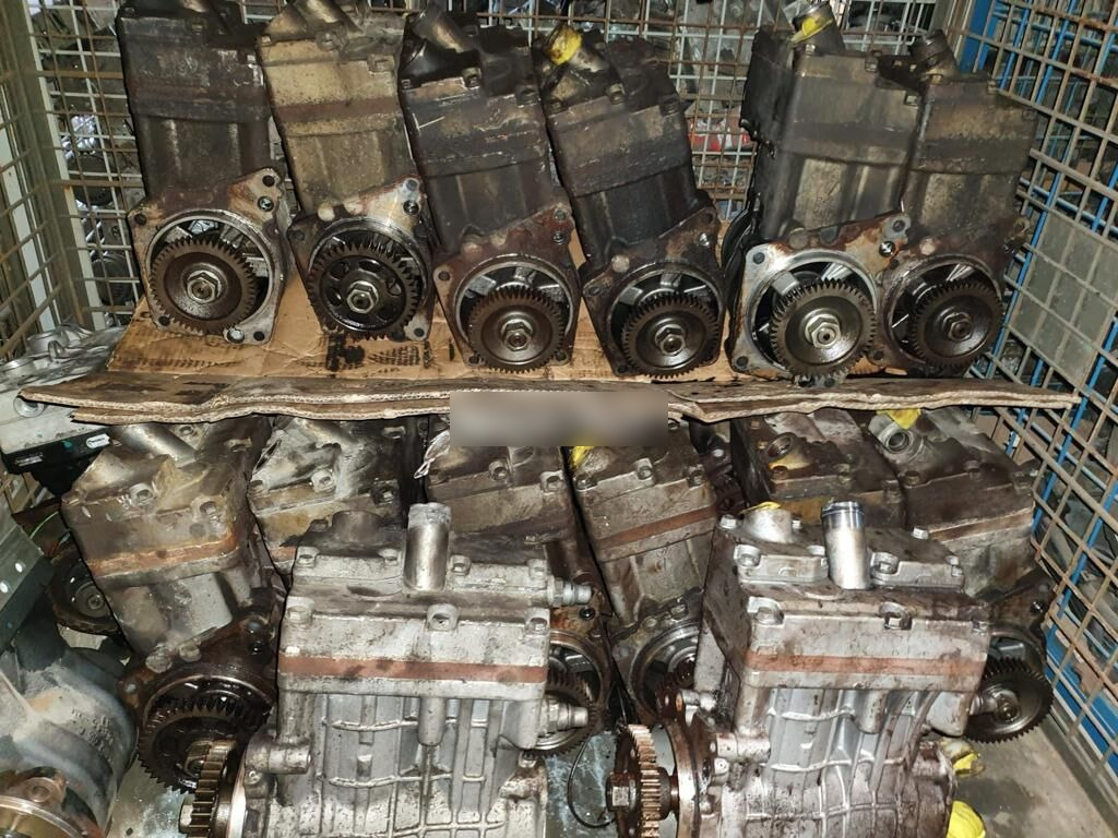 Voith LP490 A4711303215   Mercedes-Benz Actros MP4 Euro 6 A4711303215 Hurt Voith Wabco - Air brake compressor for Truck: picture 4 Voith LP490 A4711303215   Mercedes-Benz Actros MP4 Euro 6 A4711303215 Hurt Voith Wabco - Air brake compressor for Truck: picture 4