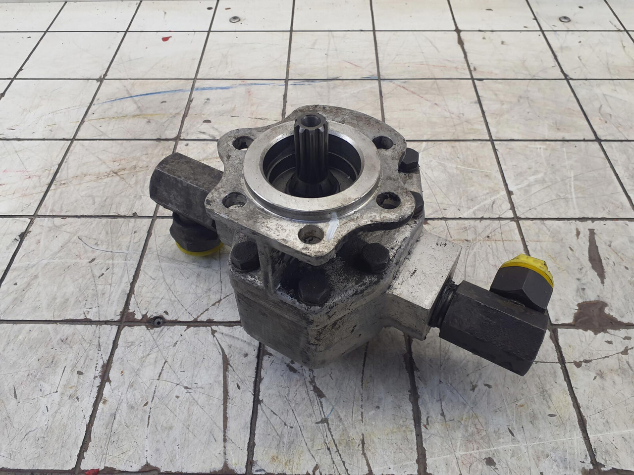 Clark Dana gear Pump 450230 - Hydraulic pump for Mobile crane: picture 5 Clark Dana gear Pump 450230 - Hydraulic pump for Mobile crane: picture 5