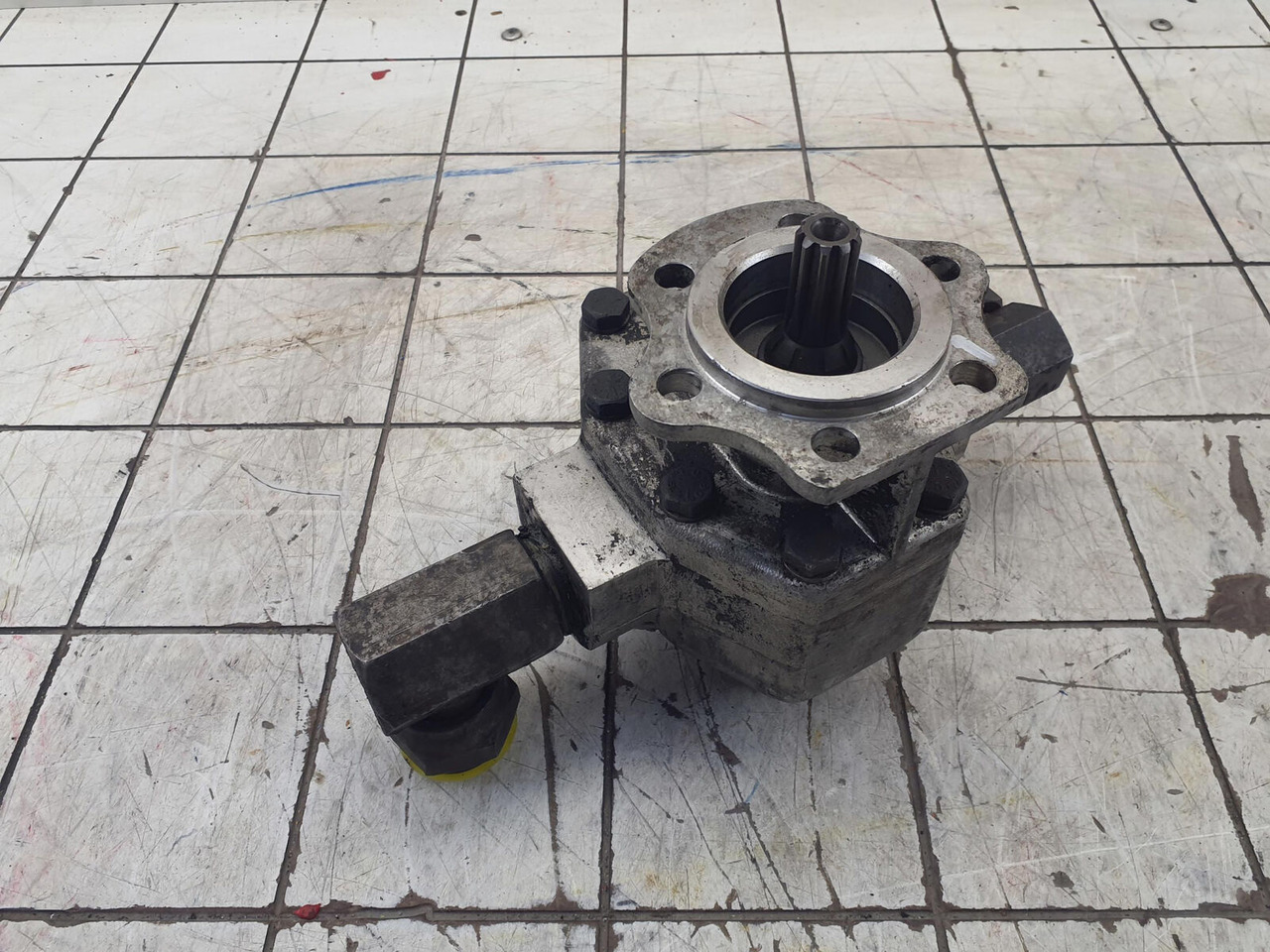 Clark Dana gear Pump 450230 - Hydraulic pump for Mobile crane: picture 4 Clark Dana gear Pump 450230 - Hydraulic pump for Mobile crane: picture 4