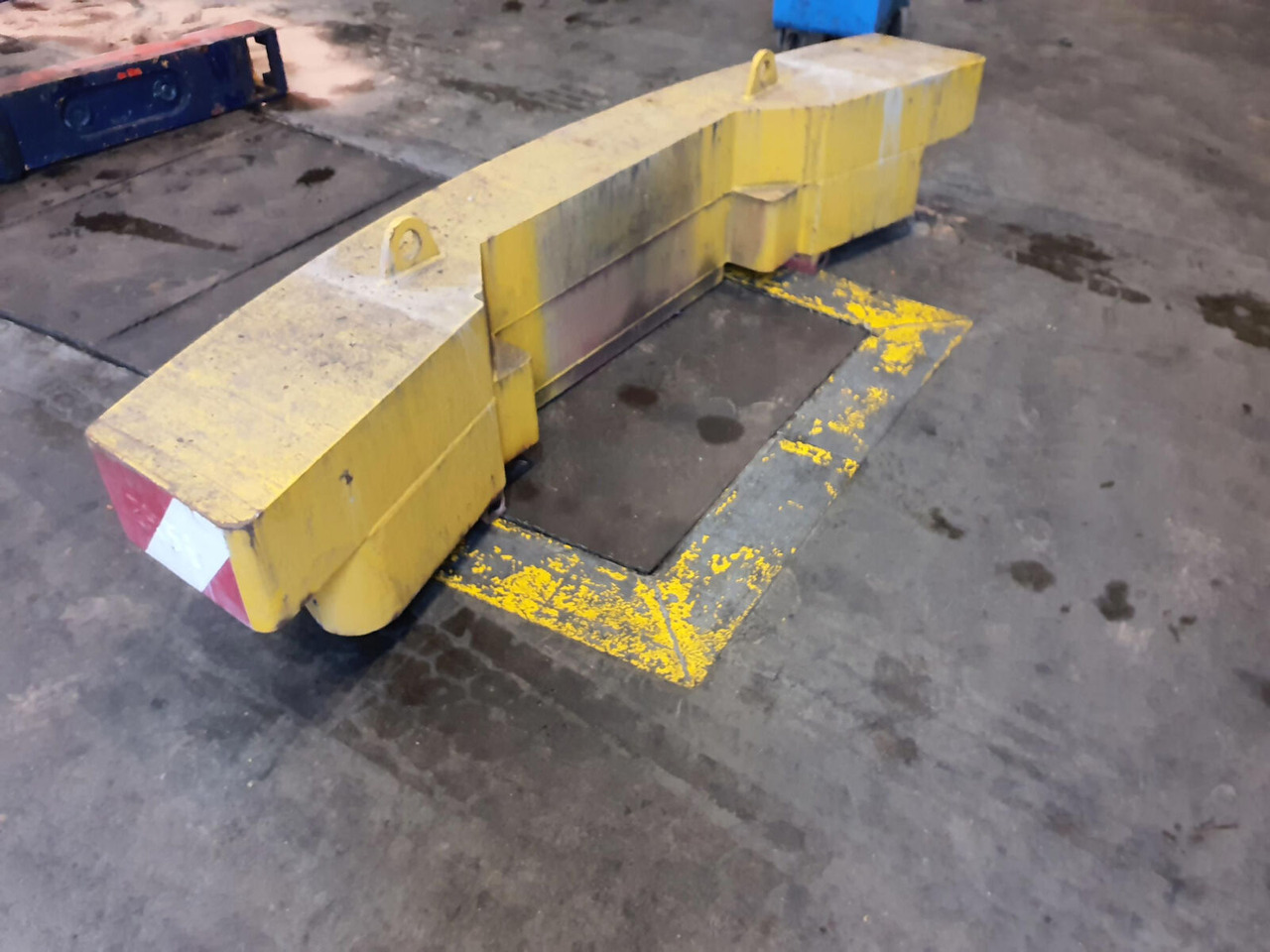 FAUN ATF 45 counterweight 2,45 ton - Counterweight for Mobile crane: picture 1 FAUN ATF 45 counterweight 2,45 ton - Counterweight for Mobile crane: picture 1