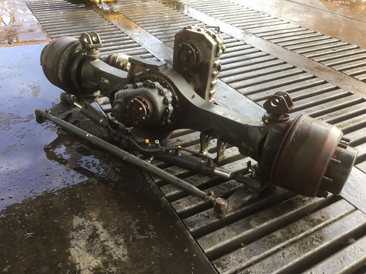 FAUN ATF 50G-3 axle 2 - Axle and parts for Mobile crane: picture 1 FAUN ATF 50G-3 axle 2 - Axle and parts for Mobile crane: picture 1