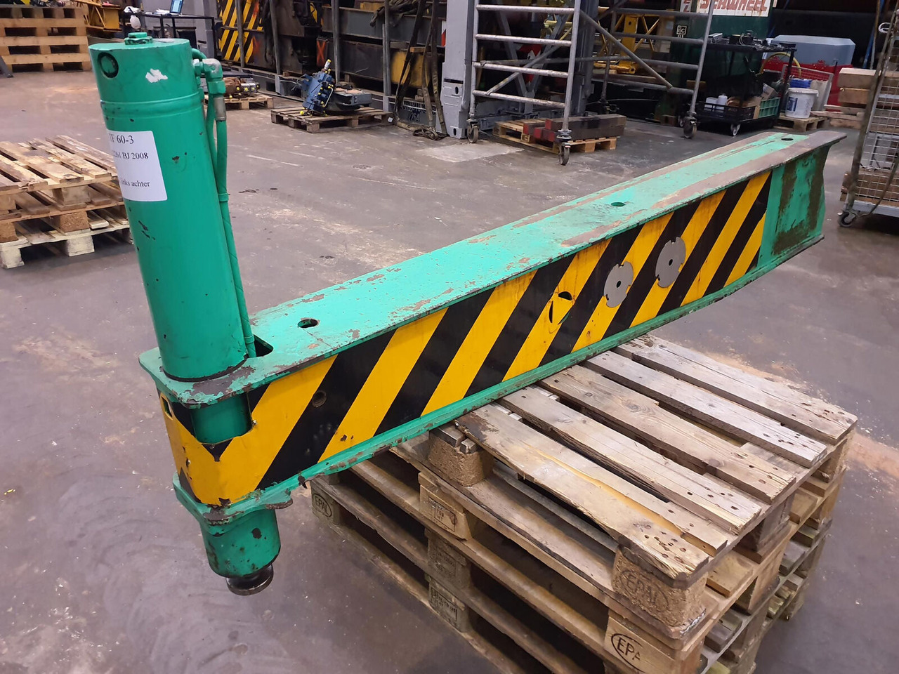 FAUN ATF 60-3 outrigger beam rear with support cylinder - Suspension for Mobile crane: picture 2 FAUN ATF 60-3 outrigger beam rear with support cylinder - Suspension for Mobile crane: picture 2