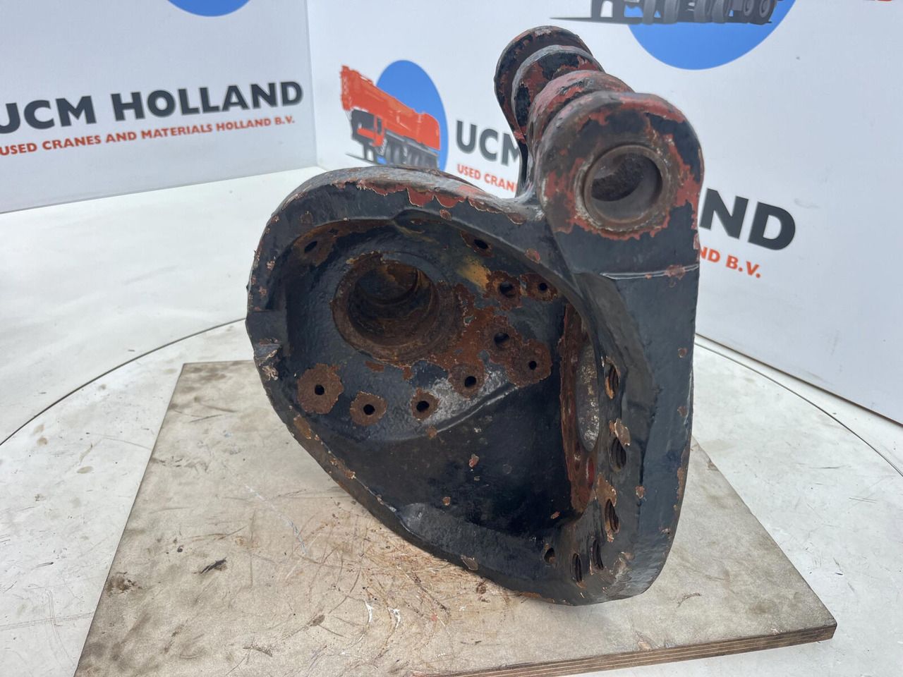 Grove GMK Steering knuckle 12 holes R71.5901.0F - Steering knuckle for Mobile crane: picture 5 Grove GMK Steering knuckle 12 holes R71.5901.0F - Steering knuckle for Mobile crane: picture 5