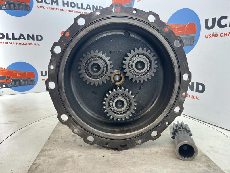 Krupp KMK 3050 planetary gear 12-23-60-34-46-3pl-H135 - Suspension for Crane: picture 4 Krupp KMK 3050 planetary gear 12-23-60-34-46-3pl-H135 - Suspension for Crane: picture 4