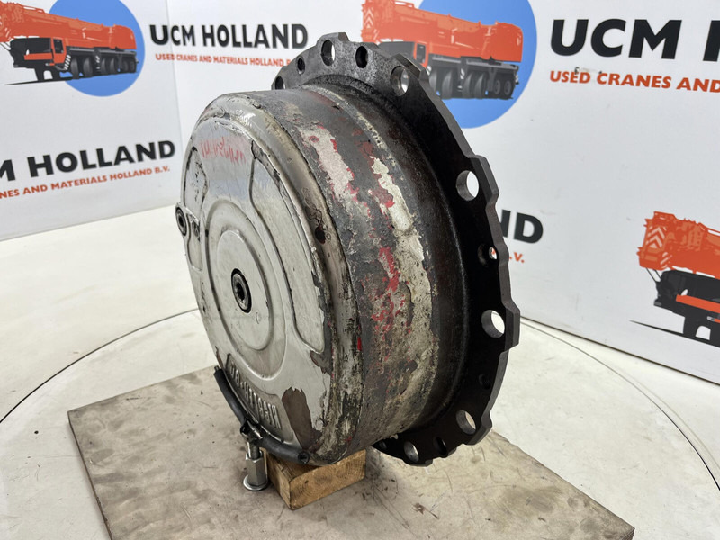 Krupp KMK 3050 planetary gear 12-23-60-34-46-3pl-H135 - Suspension for Crane: picture 2 Krupp KMK 3050 planetary gear 12-23-60-34-46-3pl-H135 - Suspension for Crane: picture 2