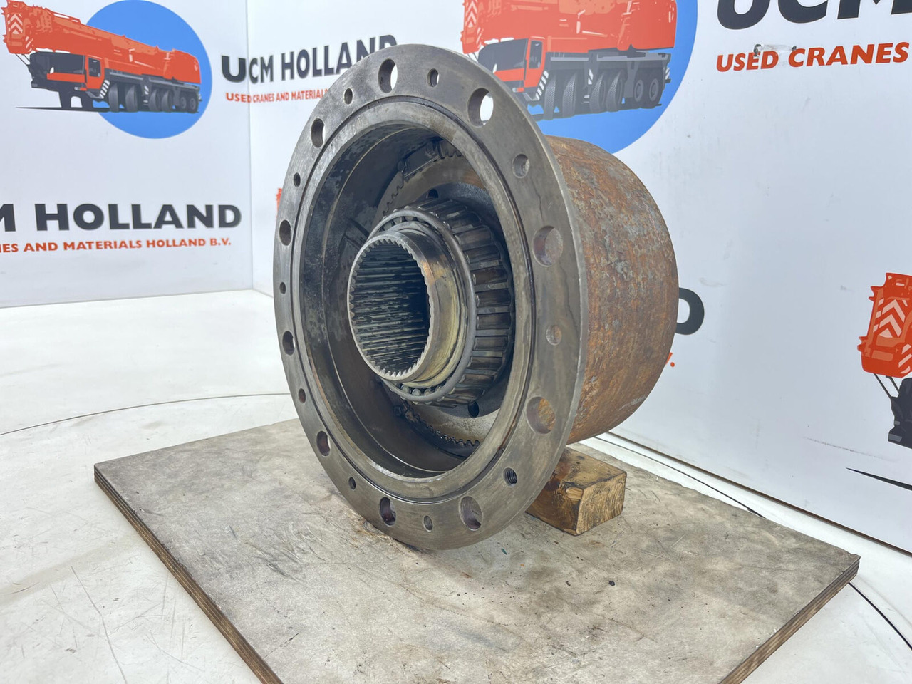 Krupp KMK 8350 planetary gear 22-25-74-40-4pl-H185-46 - Final drive for Mobile crane: picture 3 Krupp KMK 8350 planetary gear 22-25-74-40-4pl-H185-46 - Final drive for Mobile crane: picture 3