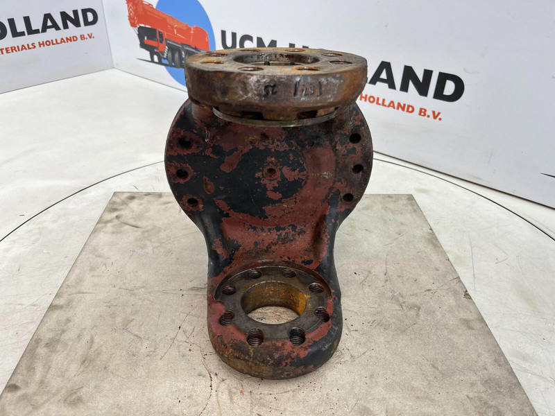 Liebherr 16 holes - Steering knuckle for Crane: picture 5 Liebherr 16 holes - Steering knuckle for Crane: picture 5