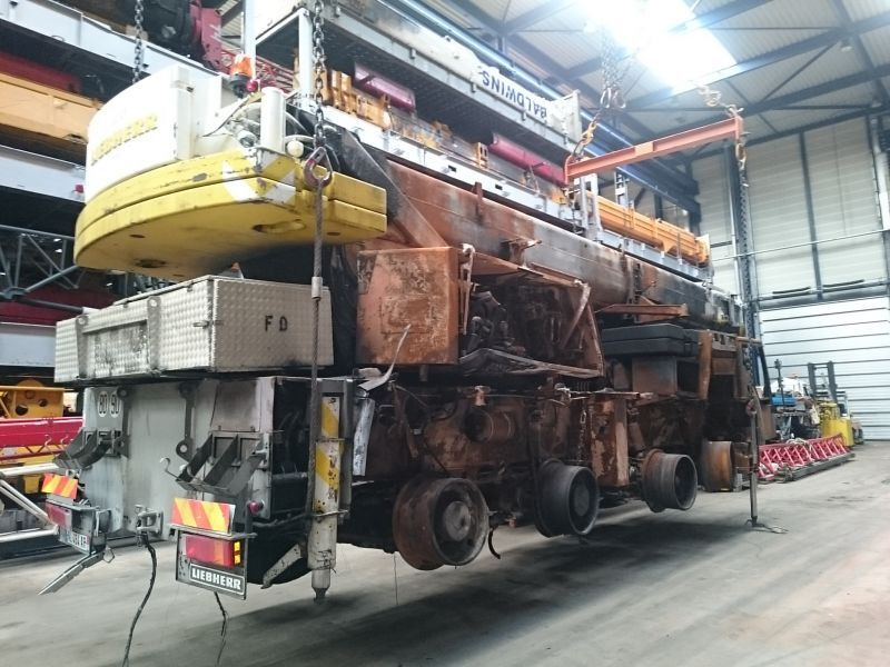 Liebherr LTM 1060-2 for parts - Mobile crane: picture 1 Liebherr LTM 1060-2 for parts - Mobile crane: picture 1