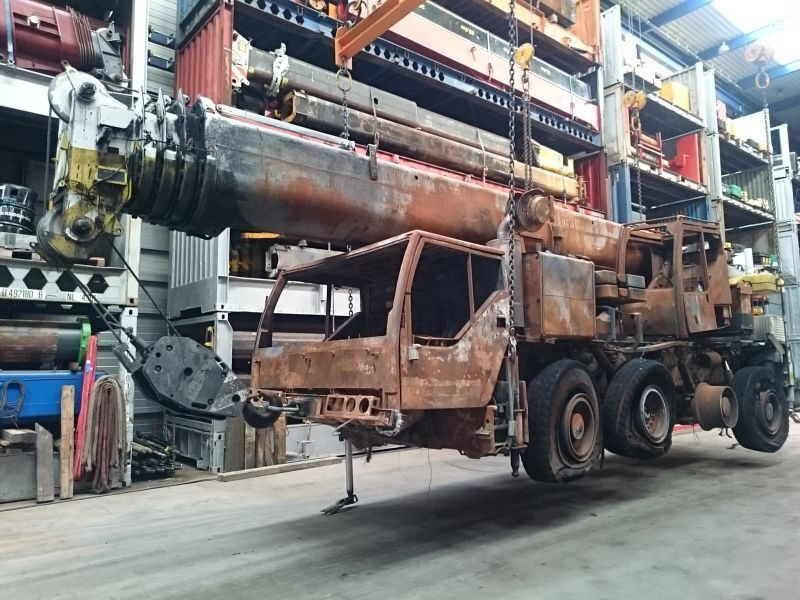 Liebherr LTM 1060-2 for parts - Mobile crane: picture 2 Liebherr LTM 1060-2 for parts - Mobile crane: picture 2