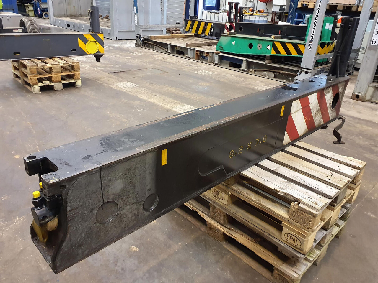 Liebherr LTM 1080-1 sliding beam complete front - Suspension for Crane: picture 3 Liebherr LTM 1080-1 sliding beam complete front - Suspension for Crane: picture 3